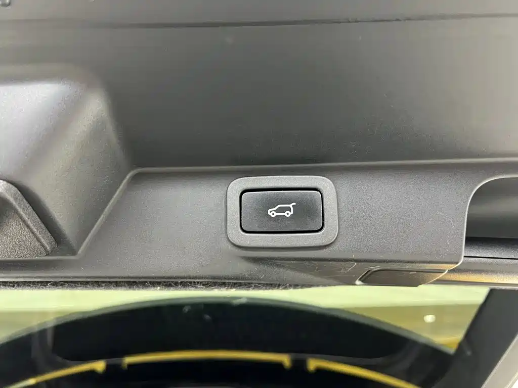 Land Rover Sport PHEV — миниатюра 21
