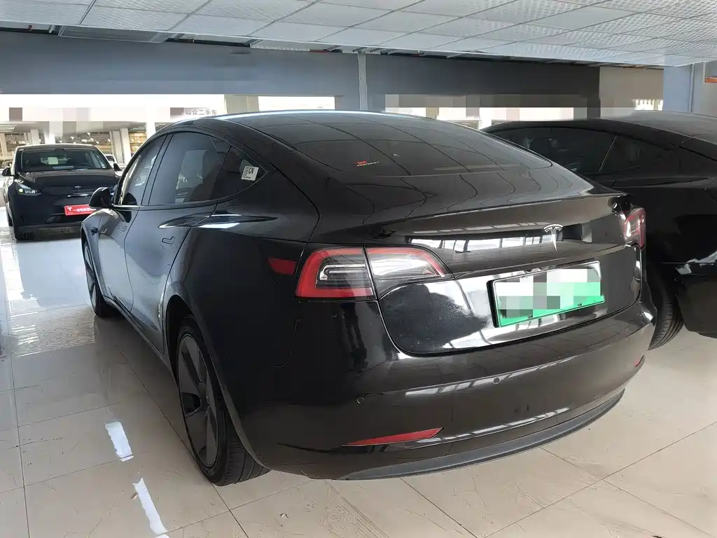 Tesla Model 3 — миниатюра 13