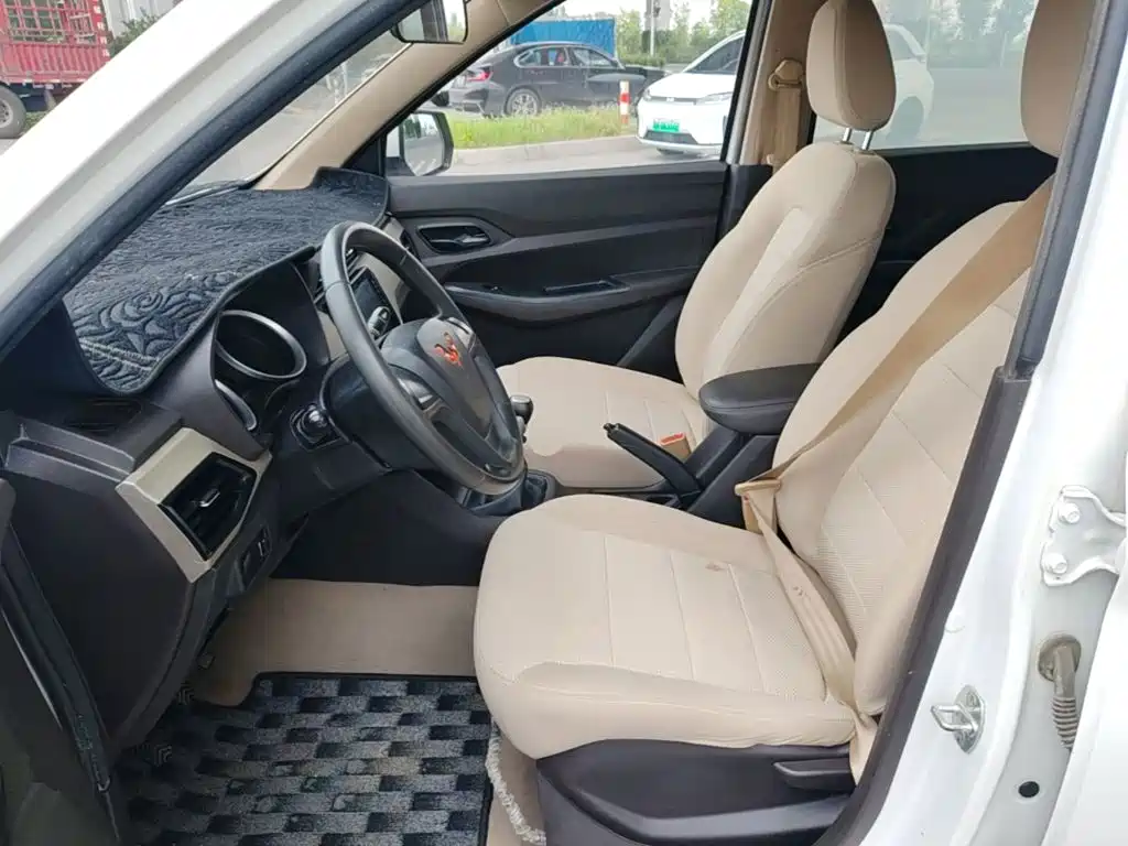 Wuling Hongguang — миниатюра 15