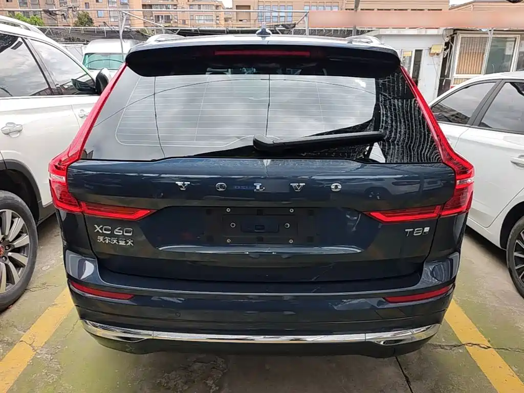 Volvo XC60 PHEV — миниатюра 6