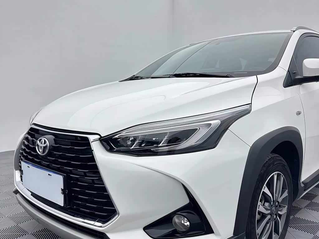 Toyota YARiS L Zhi Xuan 1.5 л 2022 г. Белый, пробег 40000 км