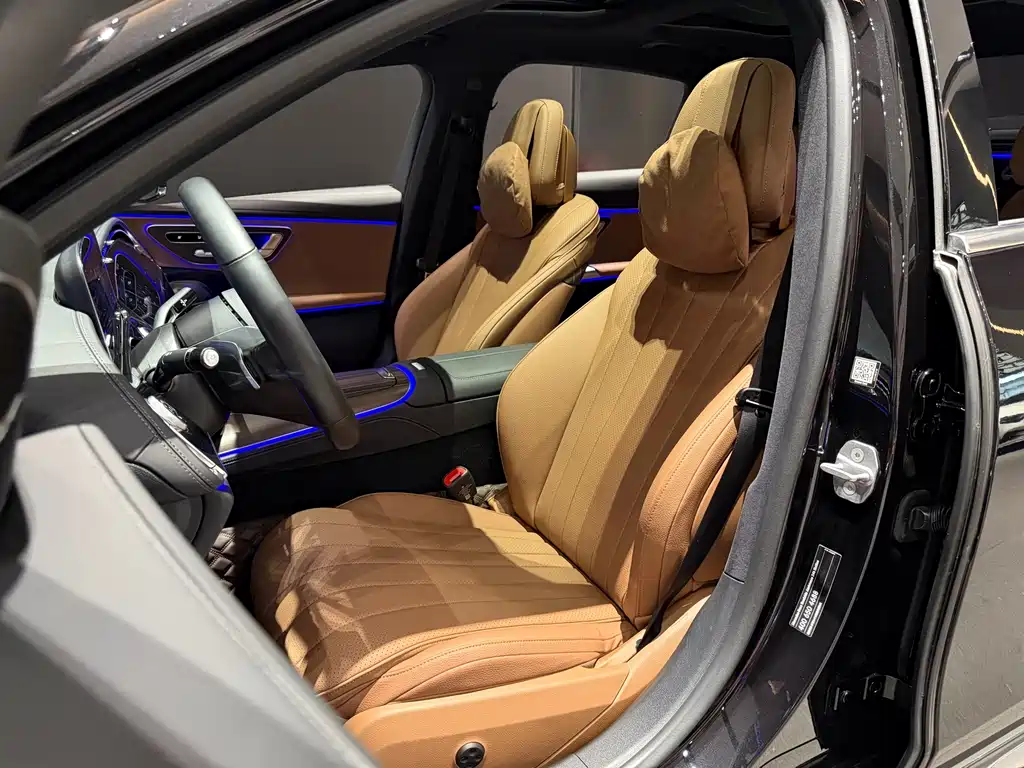 Mercedes-Benz E-Class — миниатюра 8