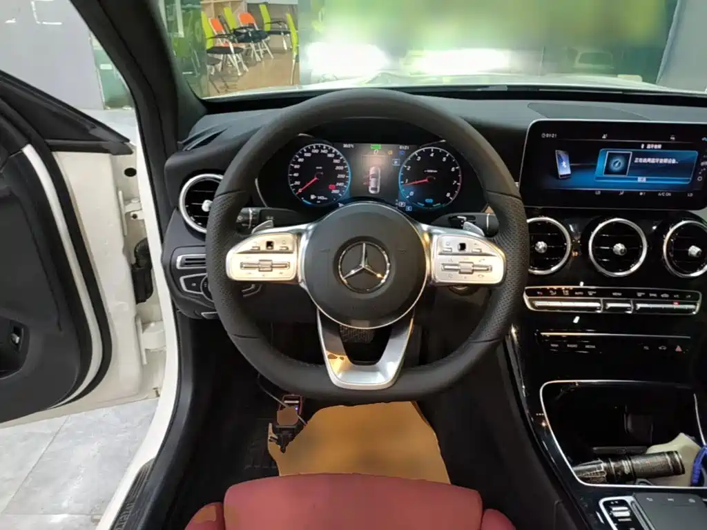 Mercedes-Benz C-Class — миниатюра 11