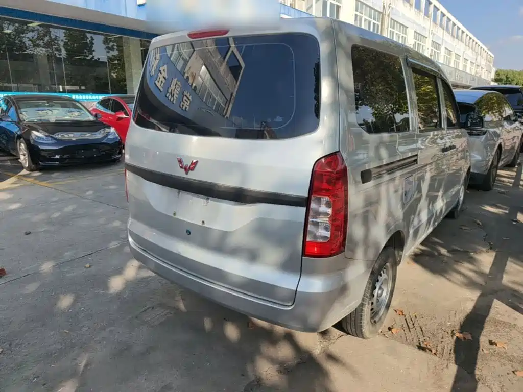 Wuling Hongguang V — миниатюра 7