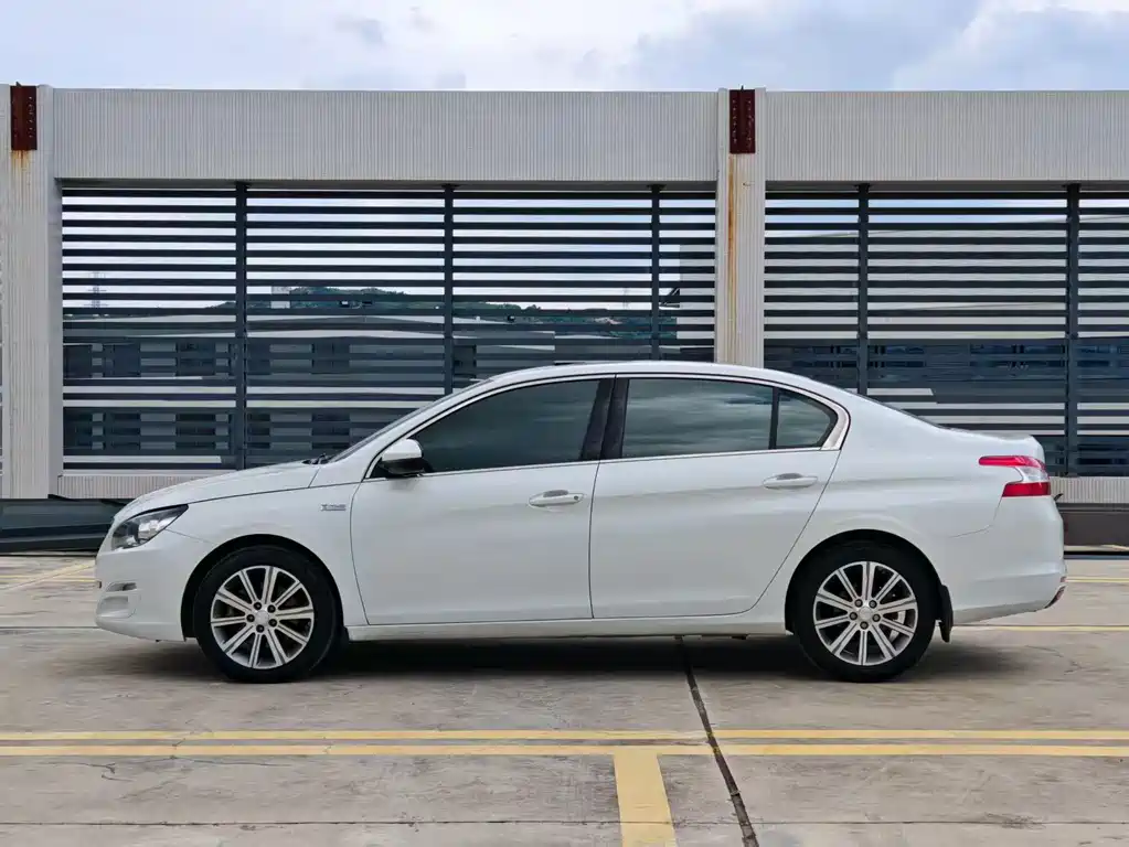 Peugeot 408 — миниатюра 4