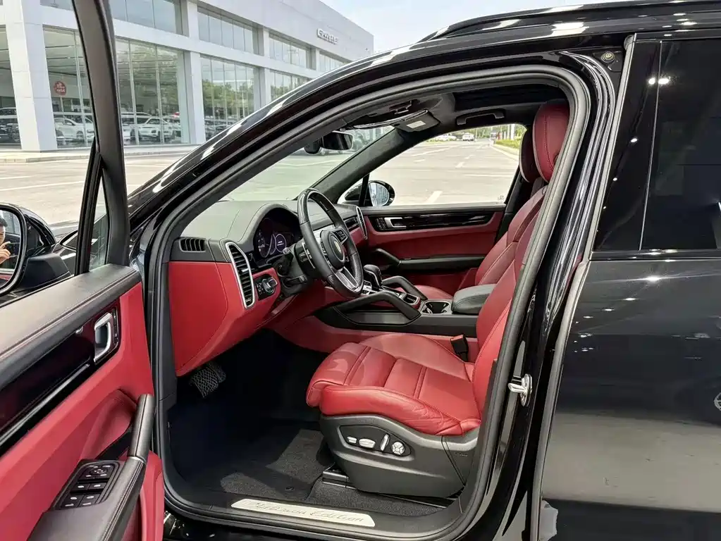 Porsche Cayenne — миниатюра 3