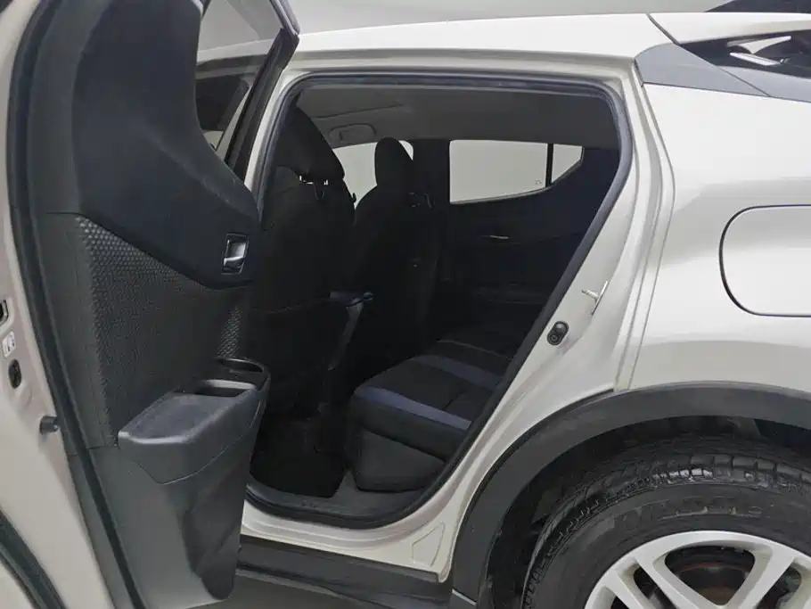 Toyota C-HR — миниатюра 11