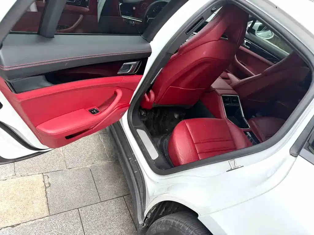 Porsche Panamera — миниатюра 5