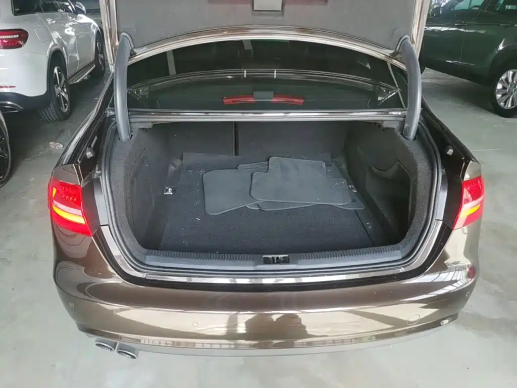 Audi A4L — миниатюра 19