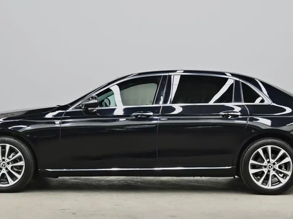 Mercedes-Benz E-Class — миниатюра 24
