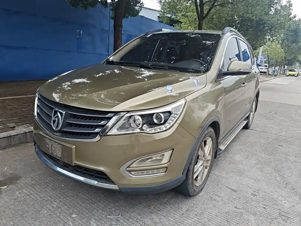 Купить Baojun 560