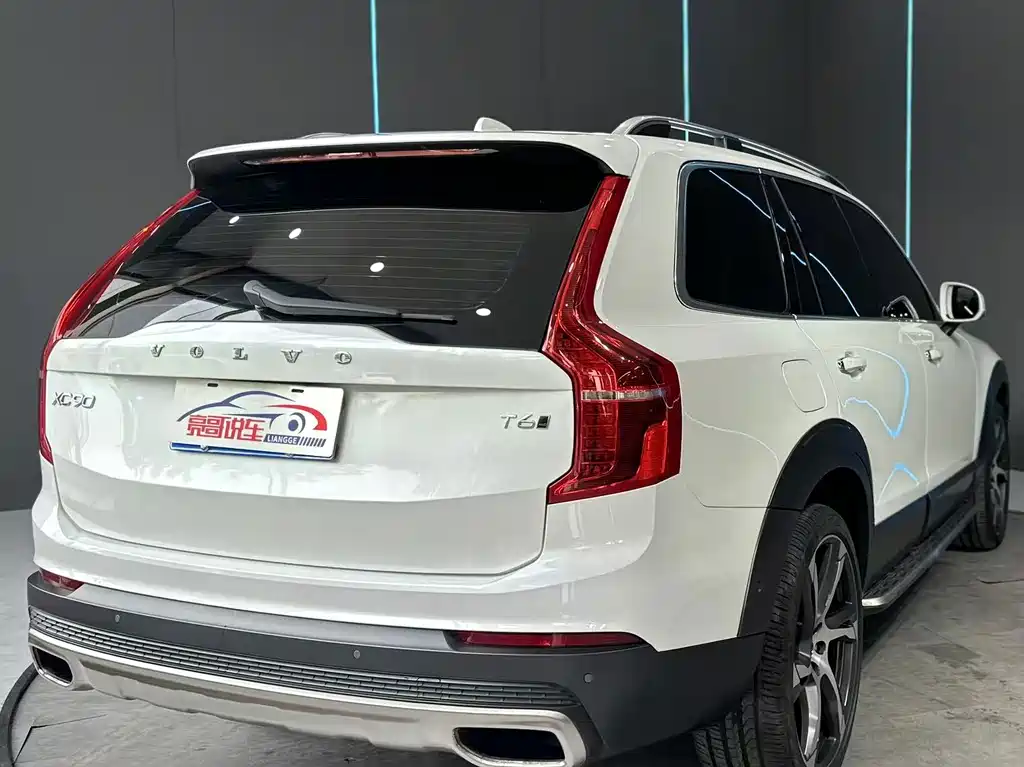 Volvo XC90 — миниатюра 6