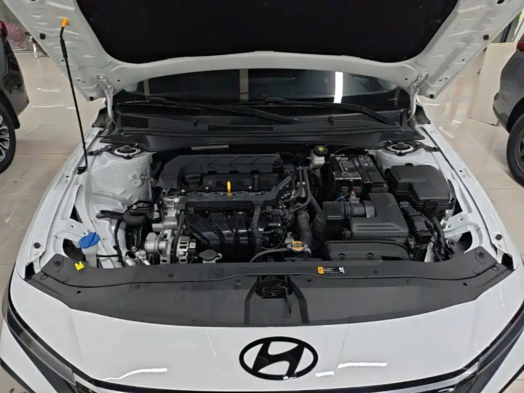 Hyundai Elantra — миниатюра 20