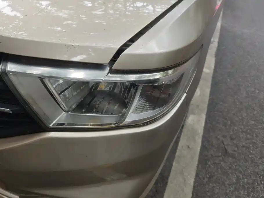Wuling Hongguang V — миниатюра 5