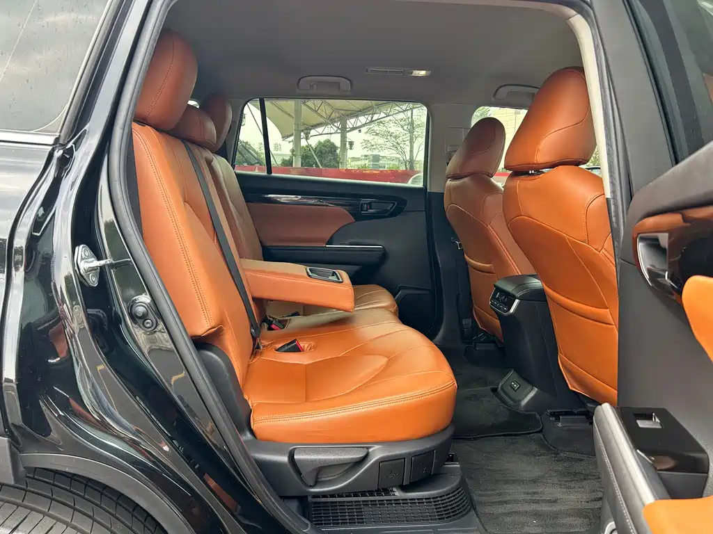 Toyota Highlander — миниатюра 21