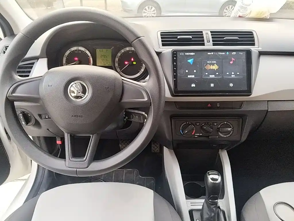 Skoda Fabia — миниатюра 10