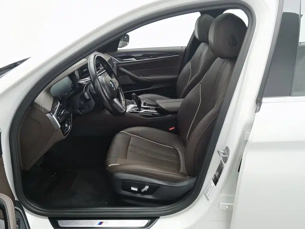 BMW 5 Series — миниатюра 10