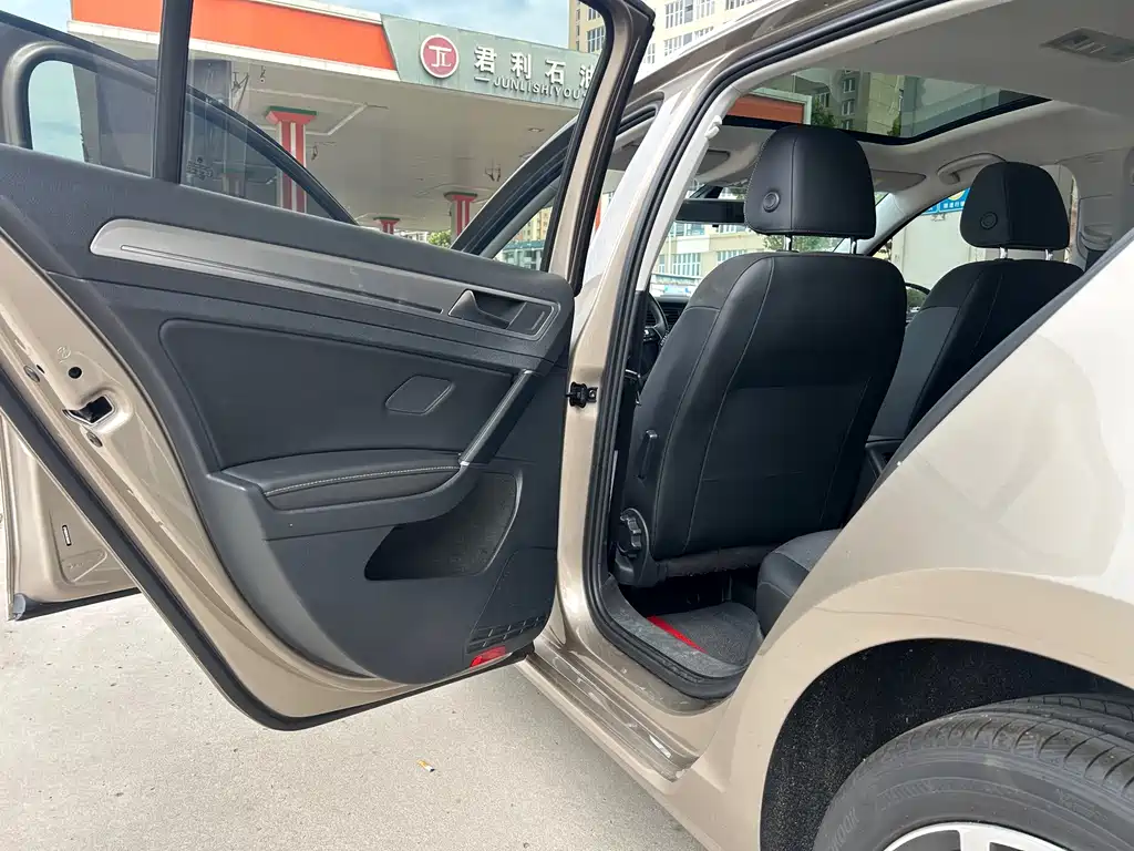 Volkswagen Golf — миниатюра 9