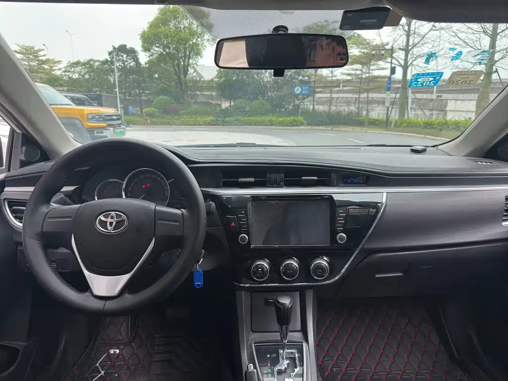 TOYOTA COROLLA