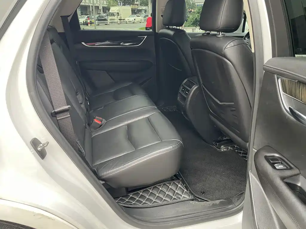 Cadillac XT5 — миниатюра 8