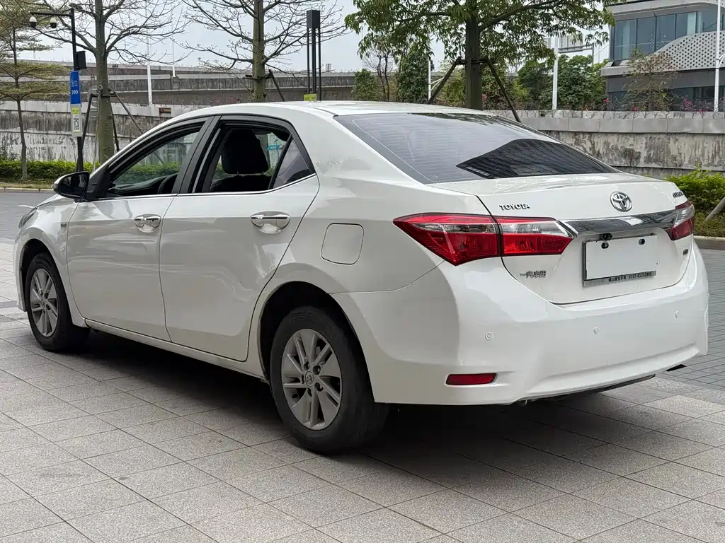 TOYOTA COROLLA