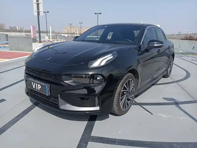 2021 Lynk & Co 03