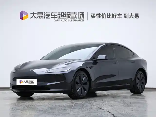 TESLA MODEL 3 2025