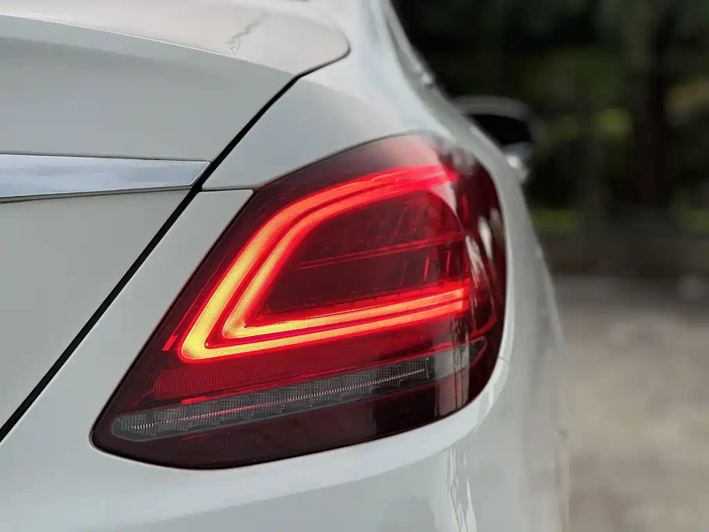 Mercedes-Benz C-Class — миниатюра 6