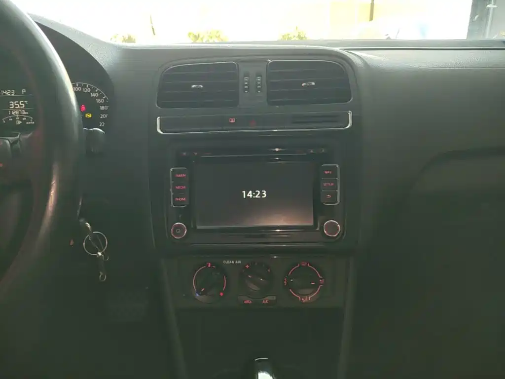 Volkswagen Polo — миниатюра 13