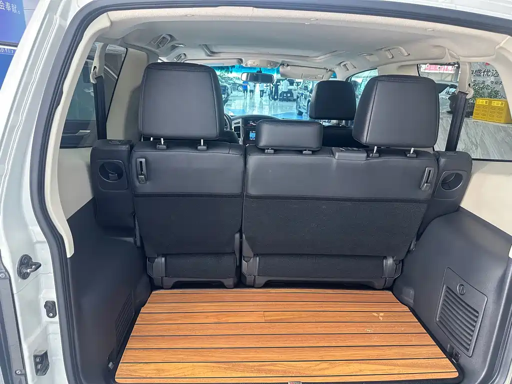Mitsubishi Pajero (Import) — миниатюра 12