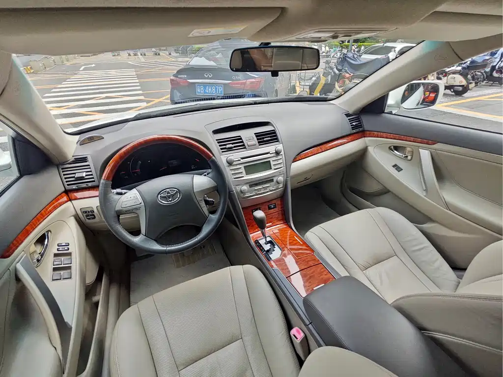 Toyota Camry — миниатюра 19