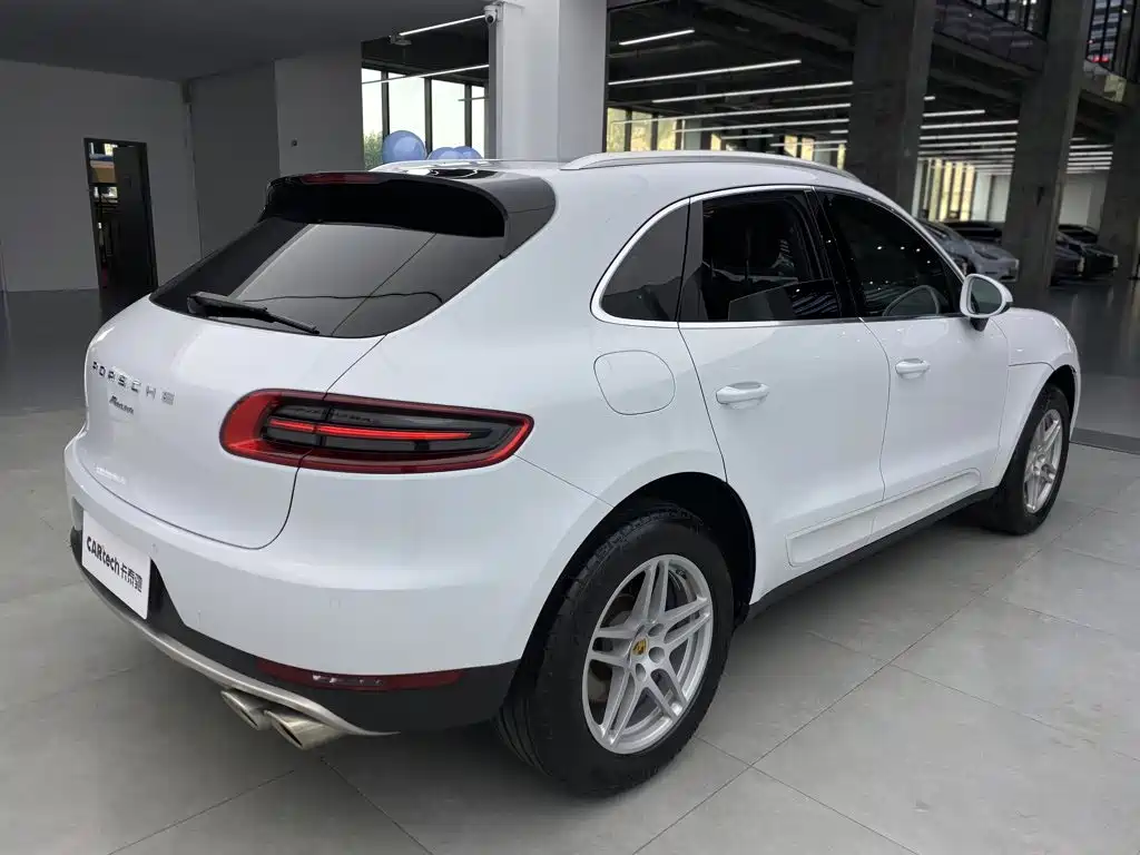 Porsche Macan — миниатюра 4