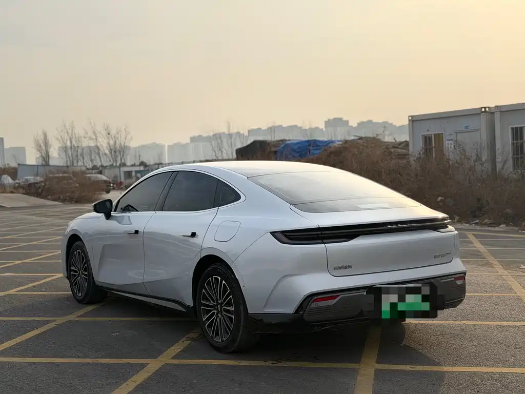 GEELY GALAXY GALAXY SPARKLE 8