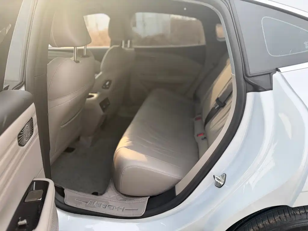 GEELY GALAXY GALAXY SPARKLE 8