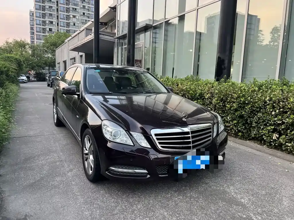 Mercedes-Benz E-Class — миниатюра 4
