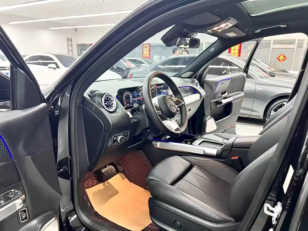 Mercedes-Benz GLB — миниатюра 7