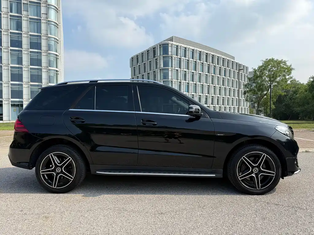 Mercedes-Benz GLE (Import) — миниатюра 5