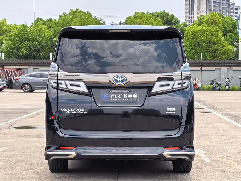 Toyota Vellfire — миниатюра 4
