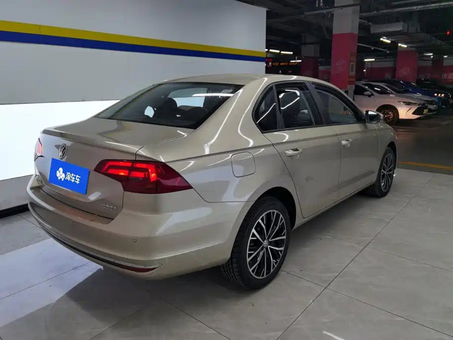 Volkswagen Bora — миниатюра 3