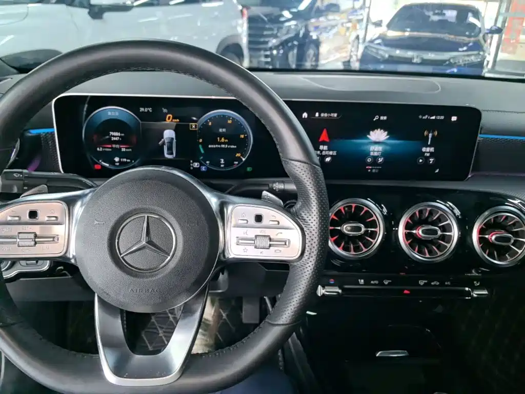 Mercedes-Benz A-Class — миниатюра 10