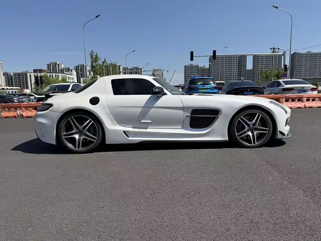 Mercedes-Benz SLS AMG — миниатюра 4