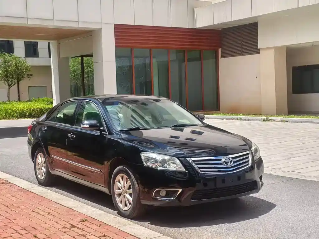 Toyota Camry — миниатюра 3