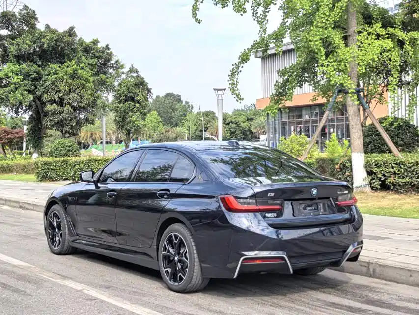 BMW i3 2025 eDrive 40 L