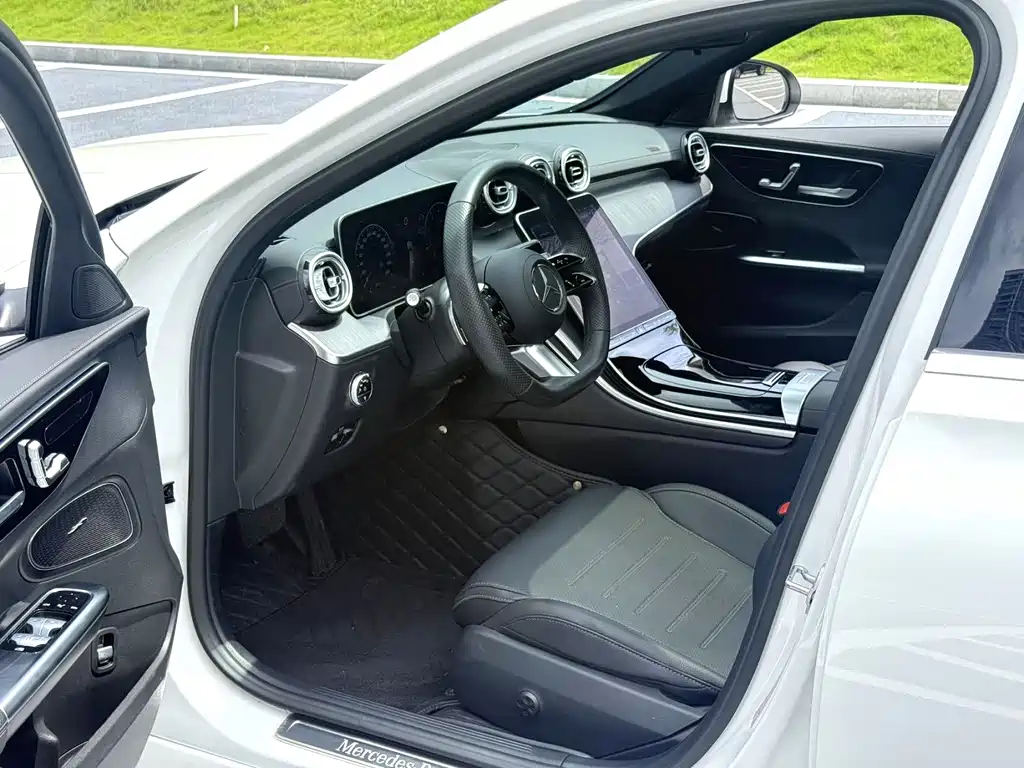 Mercedes-Benz C-Class — миниатюра 7