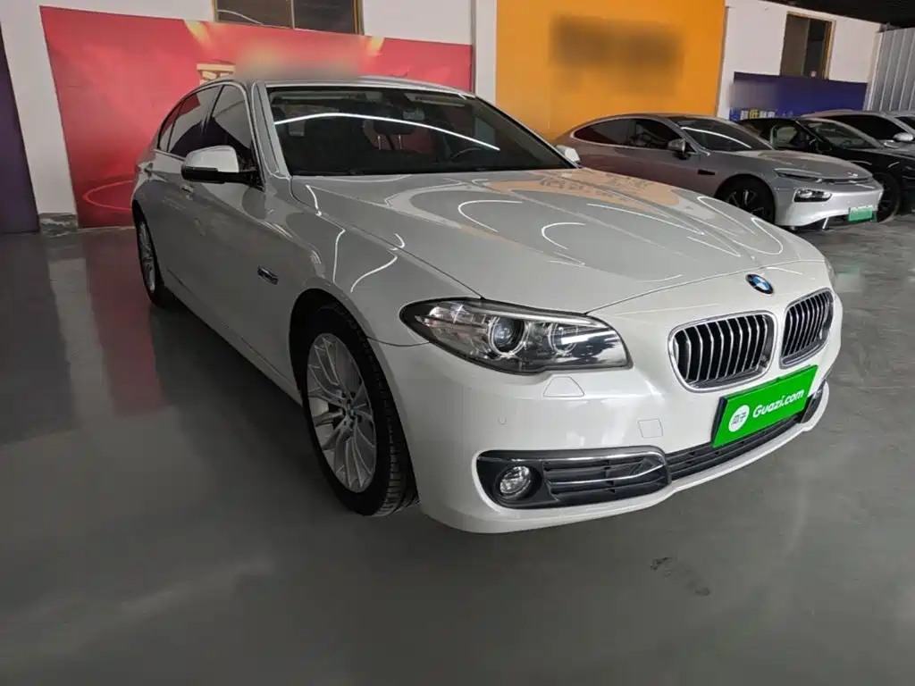 BMW 5 Series — миниатюра 4