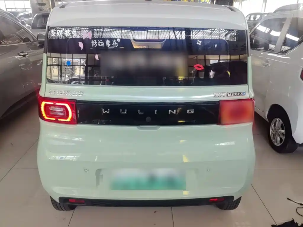Wuling MINIEV — миниатюра 6