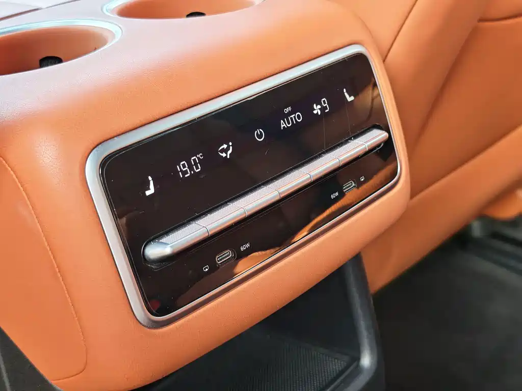 Li Auto Li L8 — миниатюра 16