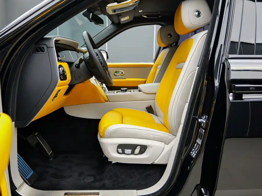 Rolls-Royce Cullinan — миниатюра 12