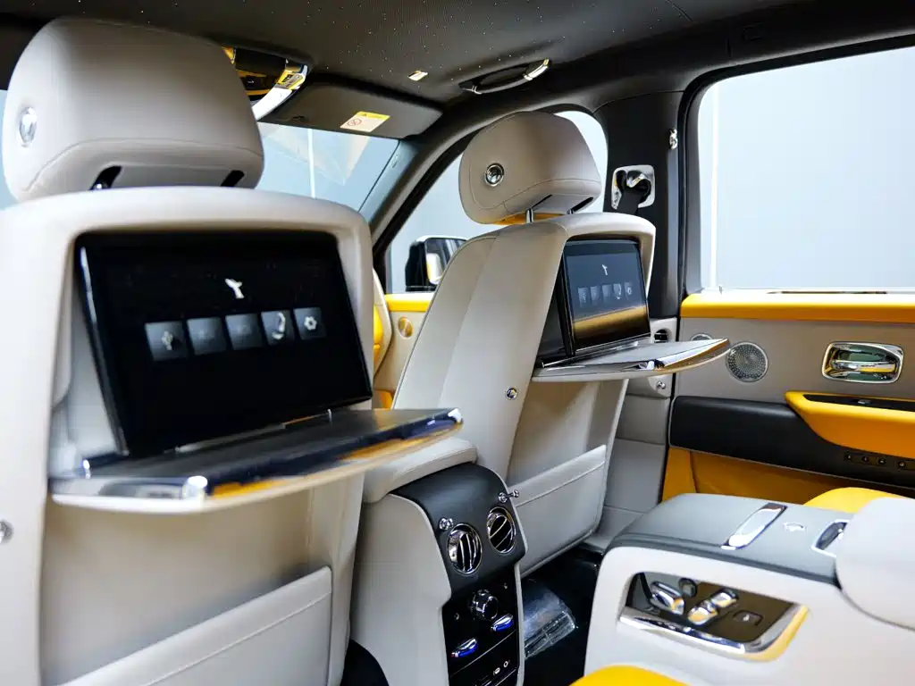 Rolls-Royce Cullinan — миниатюра 18