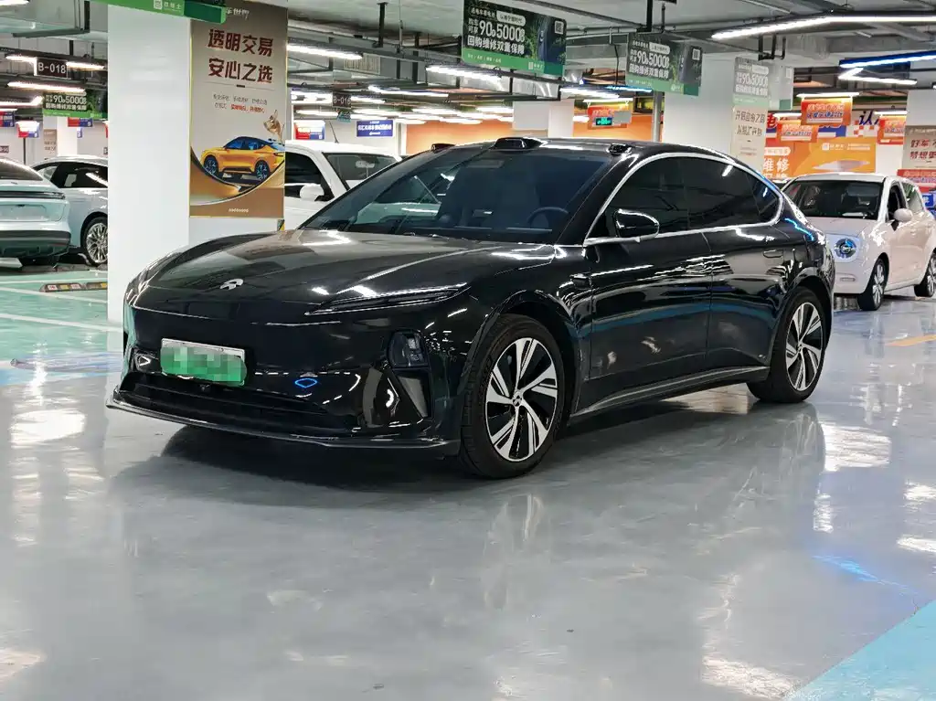 NIO ET5